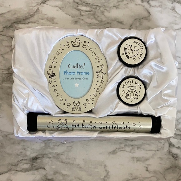 4 piece cudlie infant gift set - Picture 1 of 1